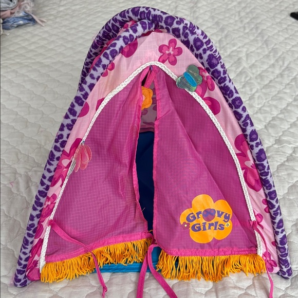 Lot of 2 Groovy Girls •Reese and Nicole• Dolls with Tent (2004) - Picture 4 of 5